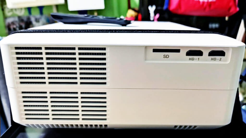 LUMOS AURO projector - 1