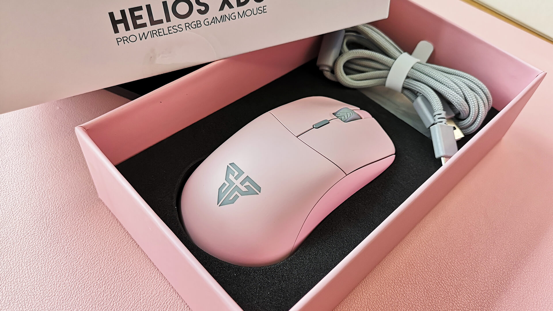 Fantech HELIOS XD3: Wireless RGB gaming mouse - Tech Edition