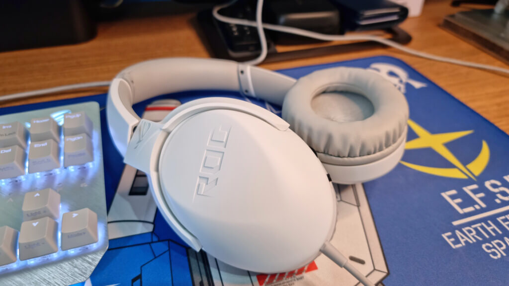 ROG Strix Go Core Moonlight White - 1