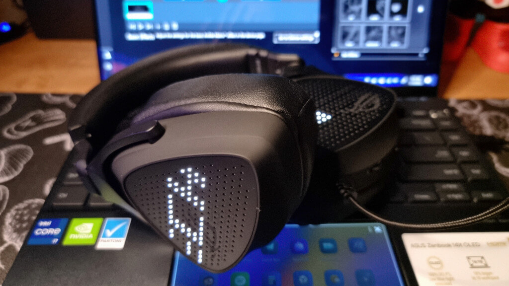 ROG Delta S Animate - 1