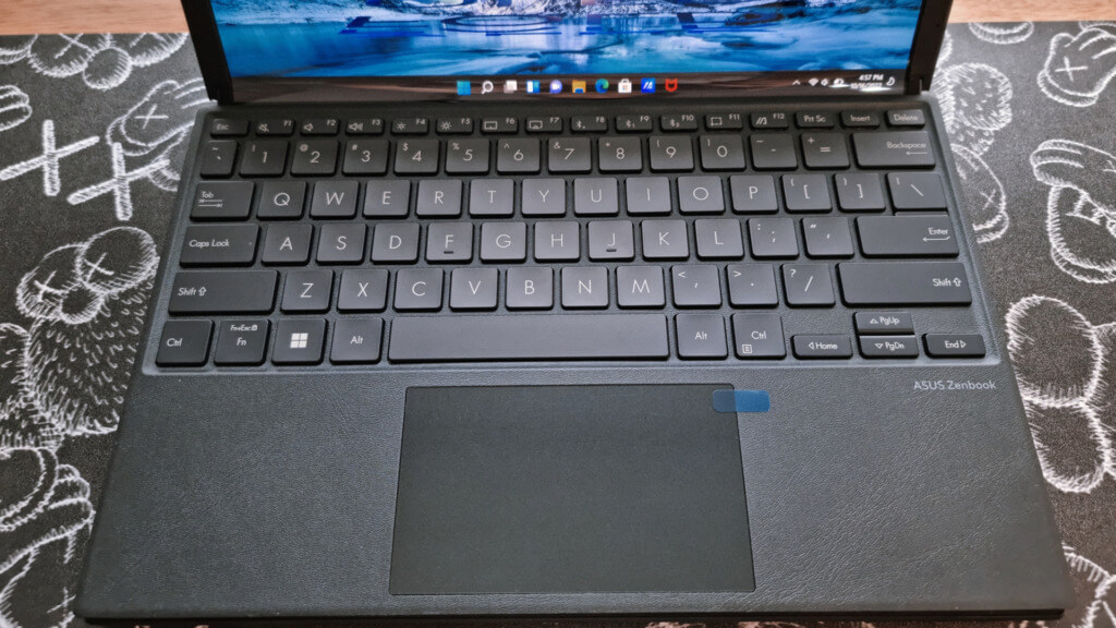 ASUS Zenbook 17 Fold OLED (UX9702) - 10