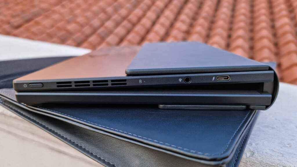 ASUS Zenbook 17 Fold OLED (UX9702) - 3