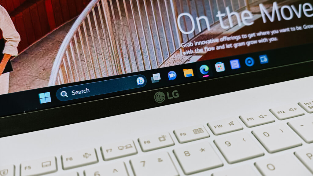 LG gram Style Aurora White Beautiful laptop with a stunning OLED display - 6