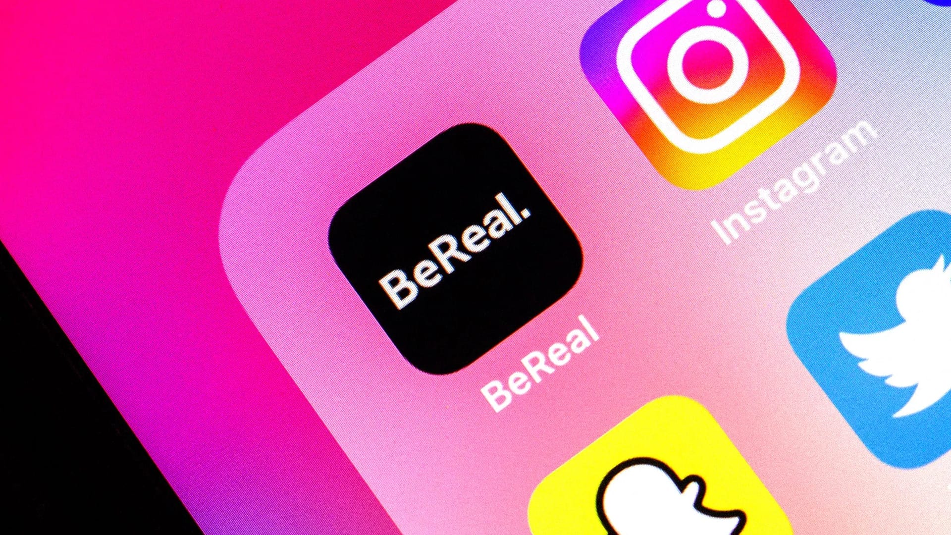 BeRealâs bubble bursts as user growth stalls and cash coffers clink