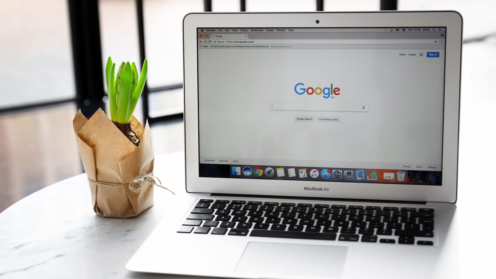 Meta integrates Google and Bing search results into an AI assistant