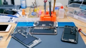 Samsung’s right-to-repair issues deepen with new revelations Samsung's right-to-repair issues deepen with new revelations