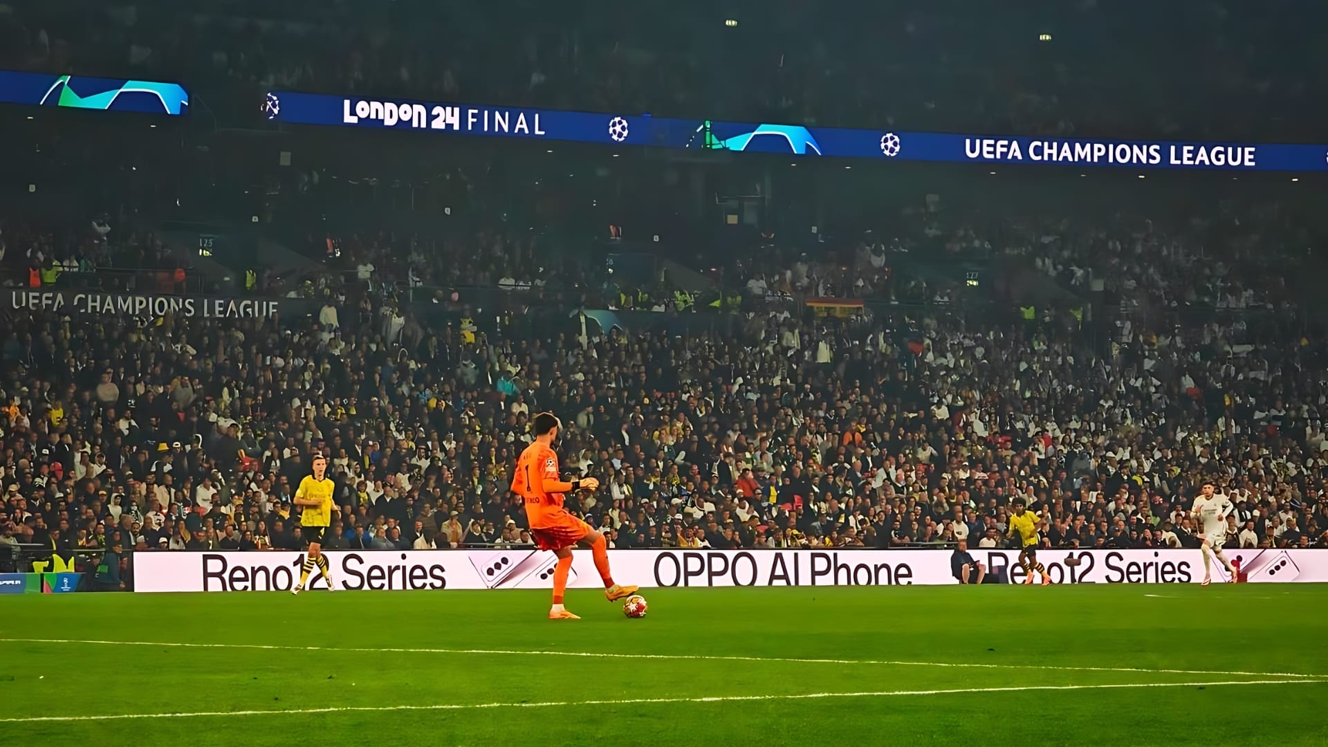 OPPO shines at UEFA Champions League Final with advanced tech showcases