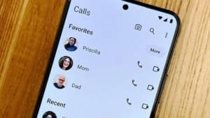 WhatsApp introduces a feature to pin favourite contacts for easier access WhatsApp introduces a feature to pin favourite contacts for easier access