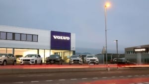 Volvo adjusts EV-only strategy as market demand lags Volvo adjusts EV-only strategy as market demand lags