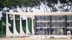 X agrees to the Brazilian Supreme Court’s demands to lift the ban X agrees to the Brazilian Supreme Court's demands to lift the ban