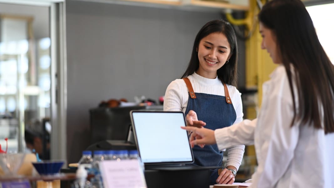 How hybrid buying experiences merge digital and physical sales channels