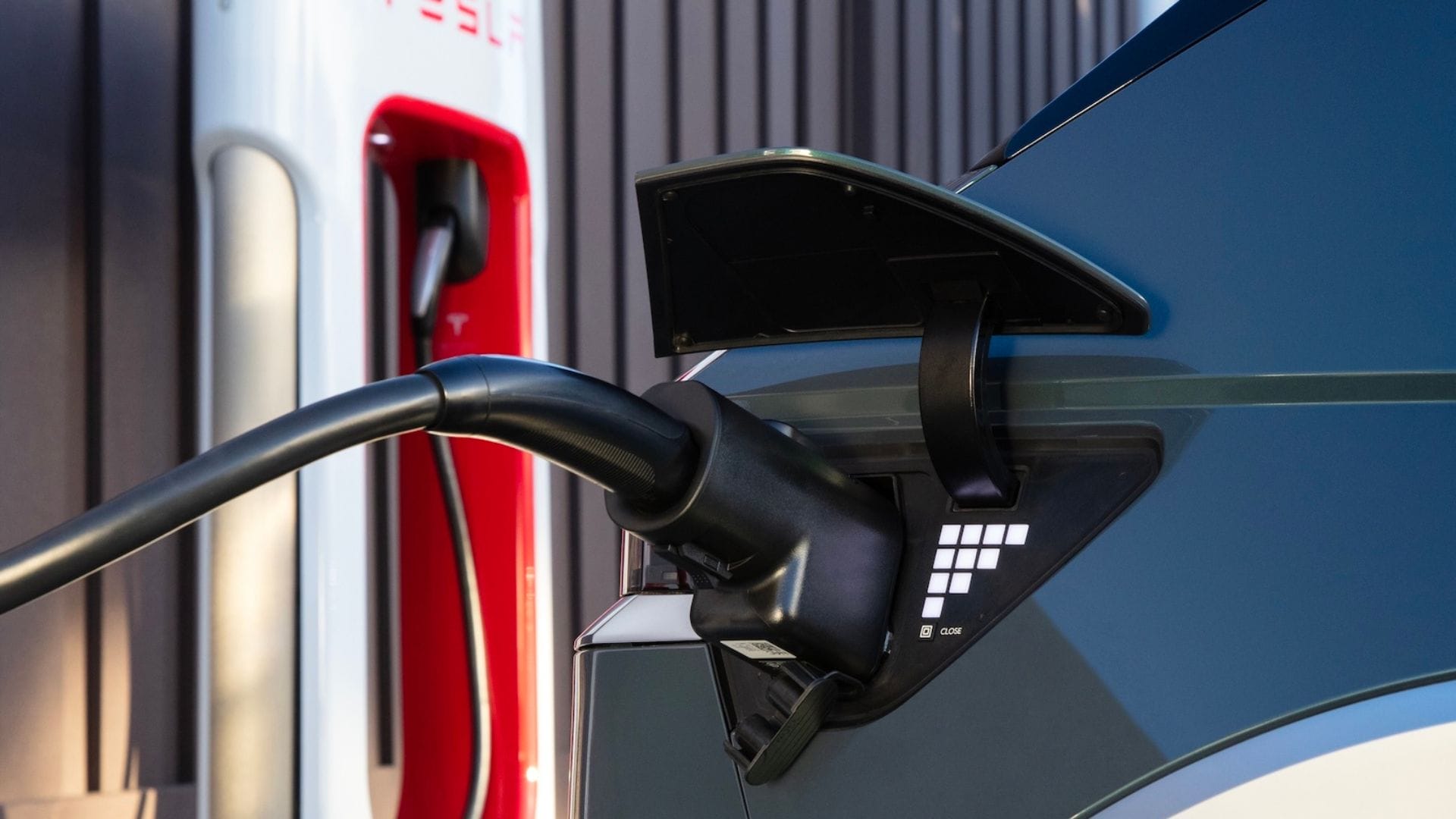 Hyundaiâs NACS port faces a major issue at Tesla charging stations