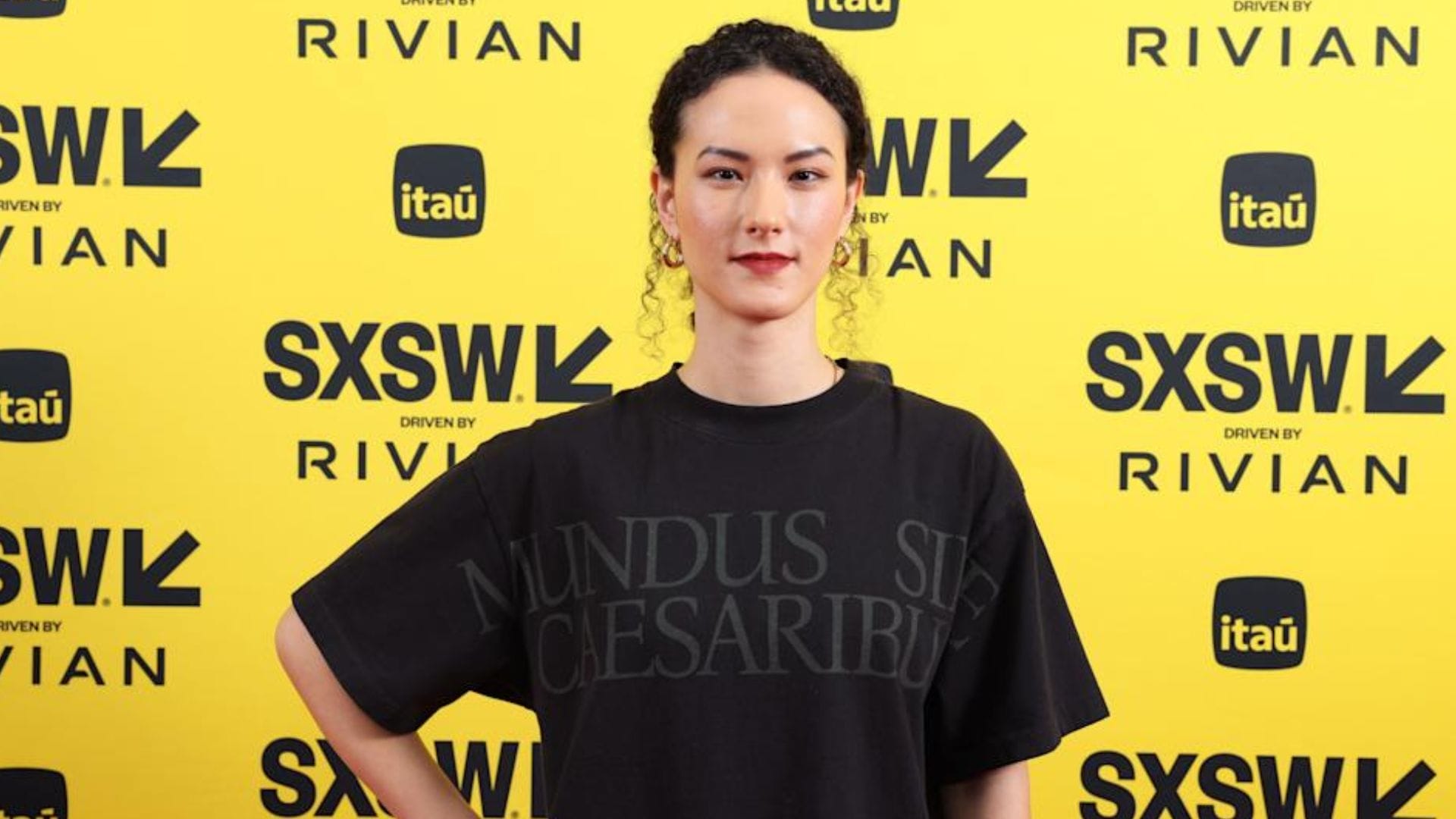 Blueskyâs CEO trolls Mark Zuckerberg with a viral T-shirt that sells out in minutes