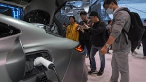 Chinese EV makers urged to expand globally despite tariff challenges Chinese EV makers urged to expand globally despite tariff challenges