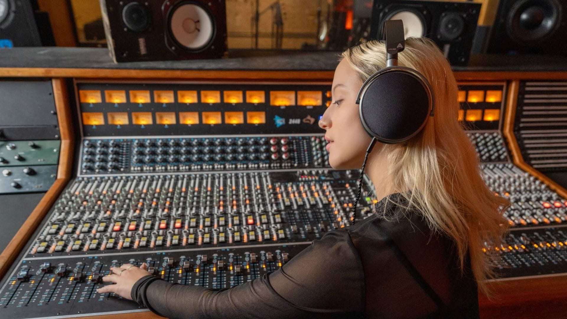Audeze unveils LCD-S20: Premium headphone tech now more affordable