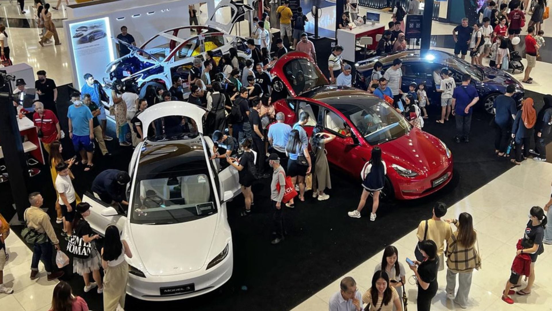Electric vehicle sales in Singapore surge, making up 4 in 10 cars sold in early 2025