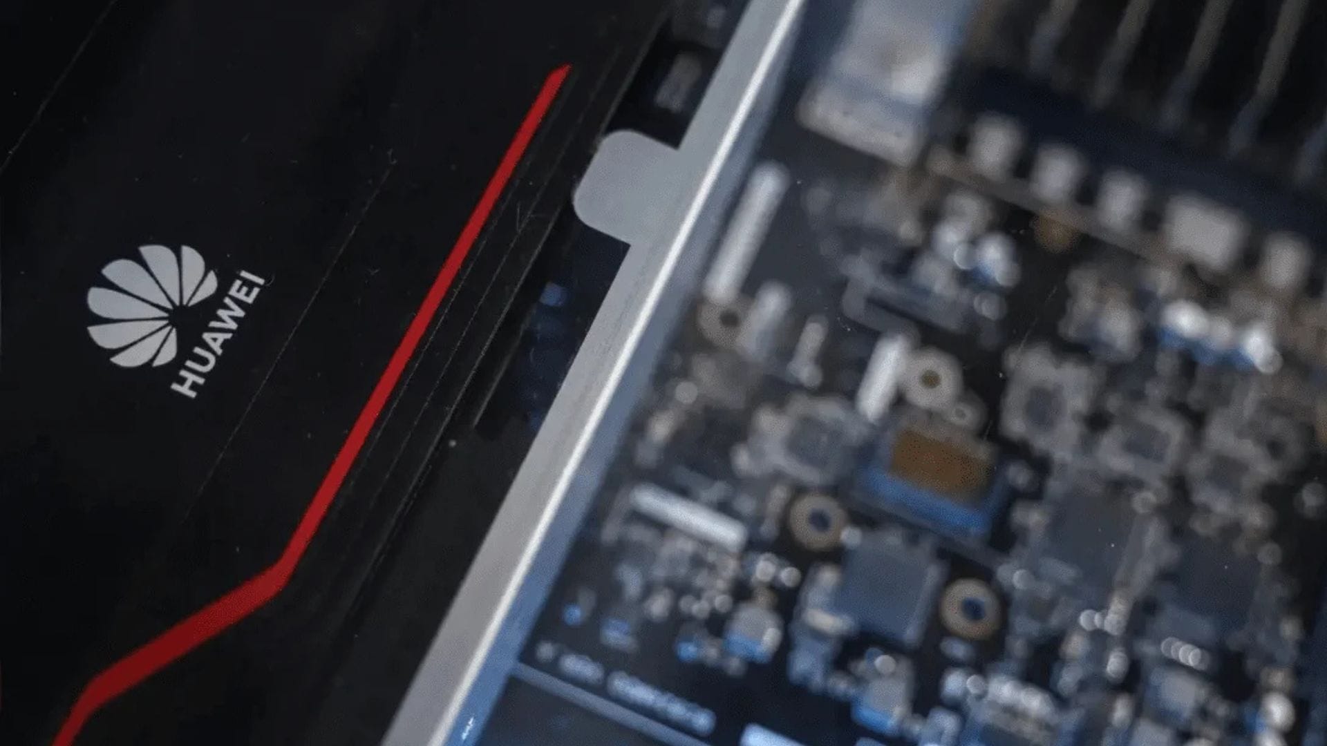 Huawei introduces new AI chip to rival Nvidiaâs top model