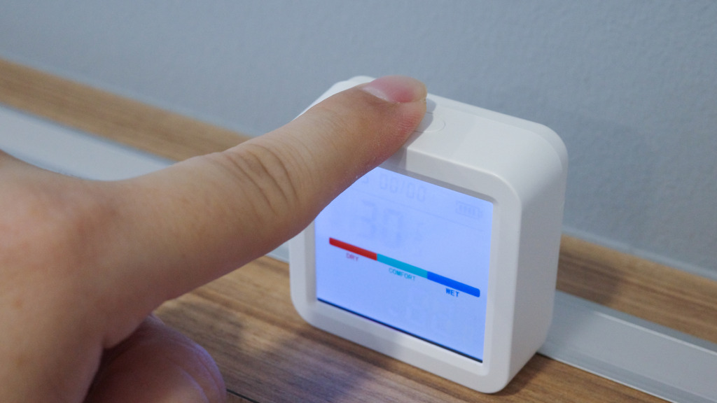 SMATRUL WiFi Temperature and Humidity Sensor review- A compact hygrometer for smarter homes - 4
