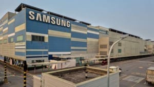 Samsung chip profits fall sharply due to US export controls and price drops Samsung chip profits fall sharply due to US export controls and price drops