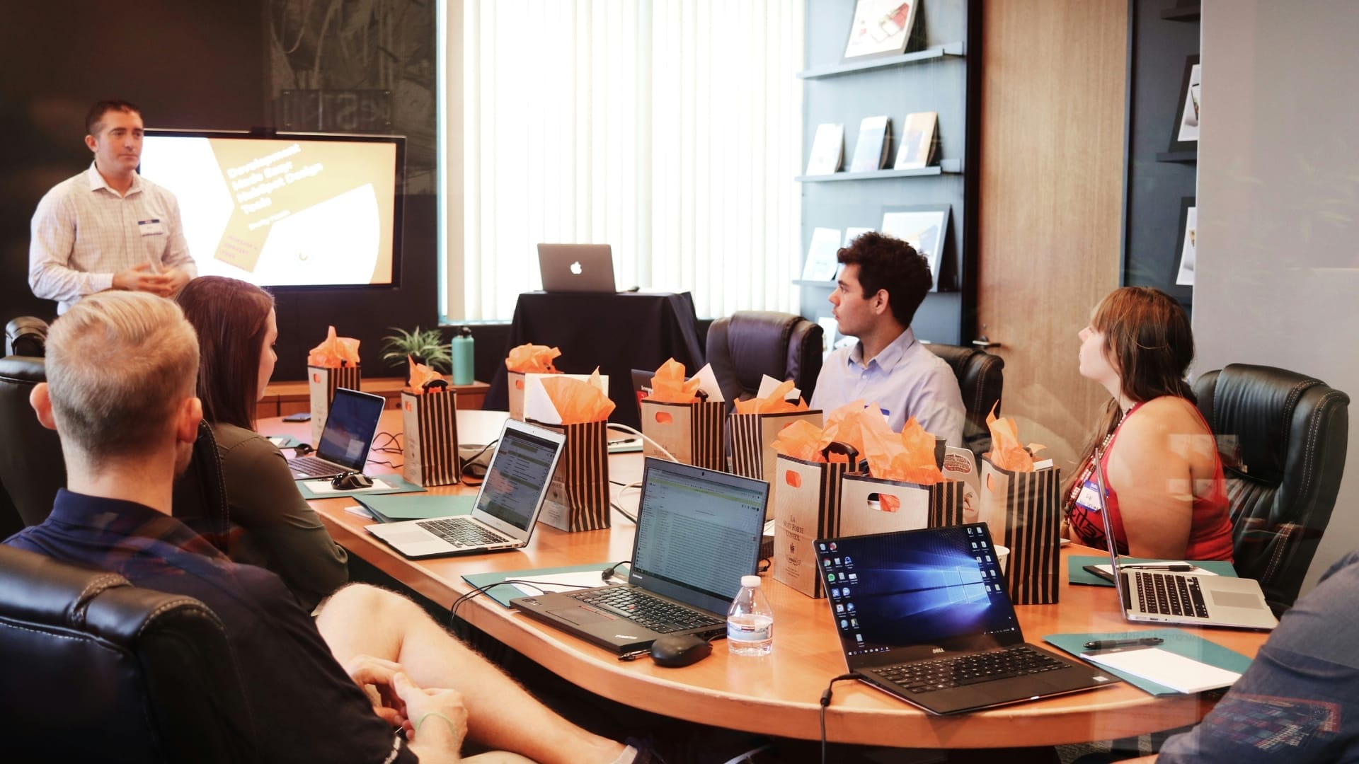 Speeding up success by bringing sales and marketing together