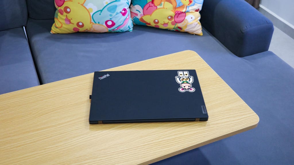 Squirrey Height Adjustable Mobile Desk review A sleek, mobile desk for small spaces - 1