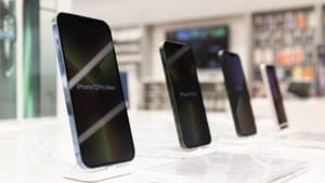 iPhone 13 now supports emergency satellite services with iOS 18.5 update iPhone 13 now supports emergency satellite services with iOS 18.5 update