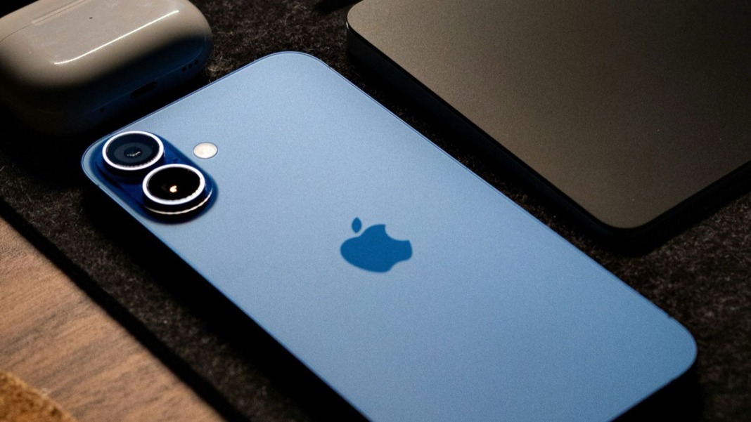iPhone 16E helps Apple top the global smartphone market in early 2025
