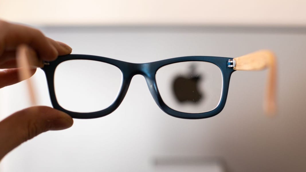 Apple plans to launch 7 headsets and smart glasses by 2028, analyst says