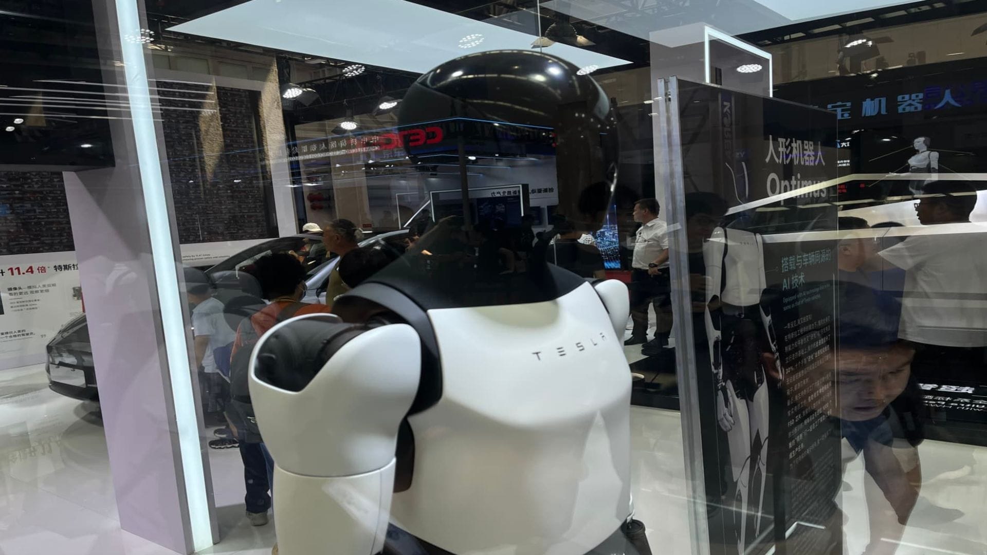 Teslaâs head of Optimus robot project leaves after nearly a decade