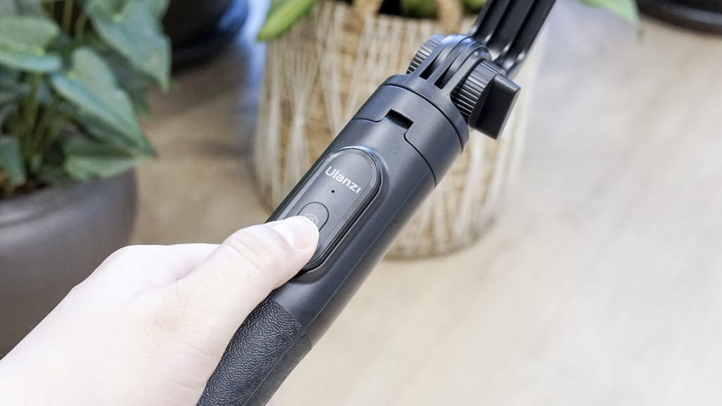 Ulanzi SK-03 review- Versatile 3-in-1 tripod and selfie stick for mobile content creators - 2