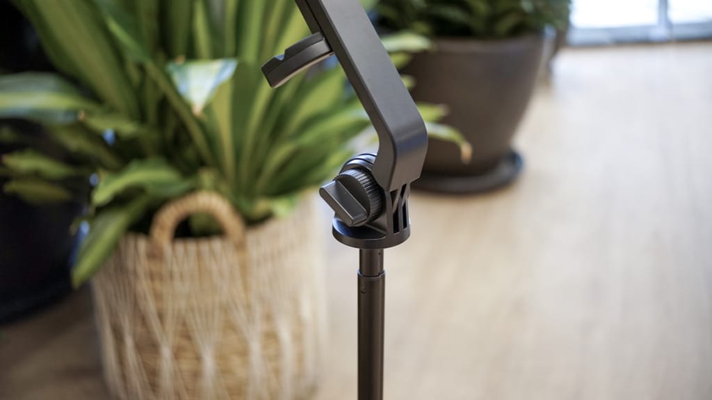 Ulanzi SK-03 review- Versatile 3-in-1 tripod and selfie stick for mobile content creators - 5