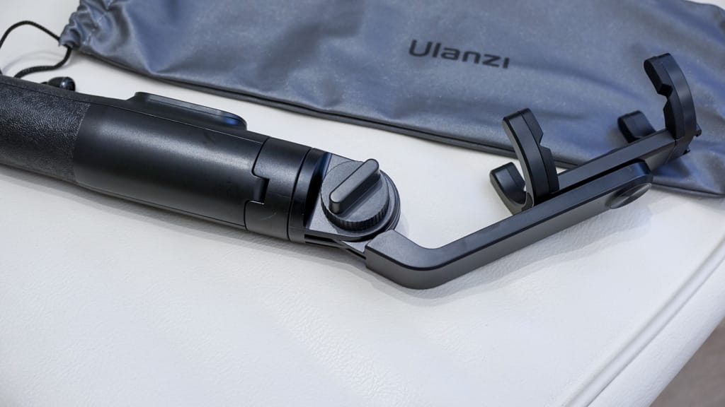 Ulanzi SK-03 review- Versatile 3-in-1 tripod and selfie stick for mobile content creators - 7