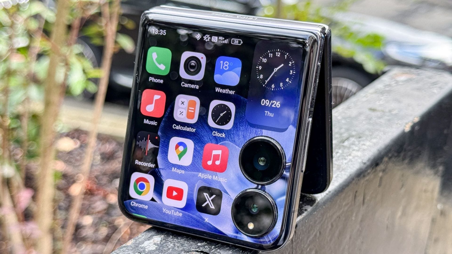 Xiaomi unveils Mix Flip 2 with upgraded features to rival Samsungâs foldable