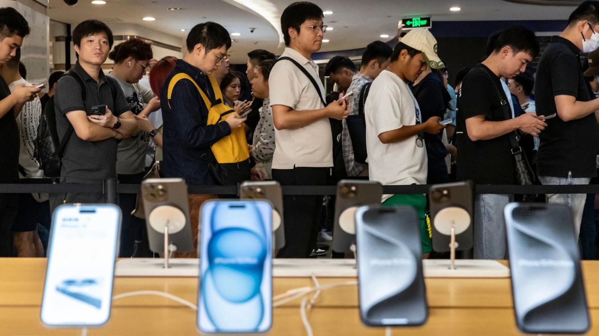 Chinaâs smartphone shipments fall 21.8% in May, marking the sharpest 2025 decline yet