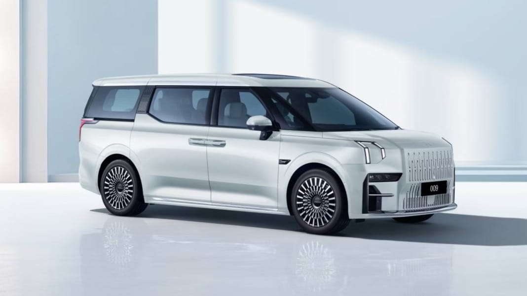 Zeekr 009 review - An all-electric MPV built for luxury travel