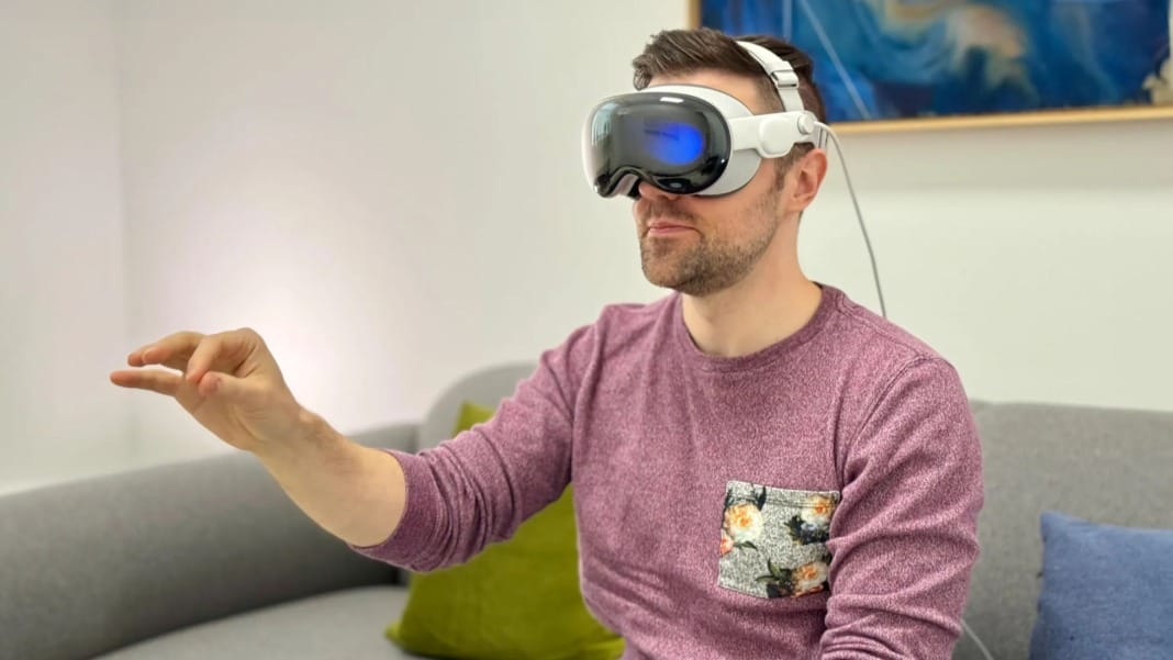 Apple tipped to launch lighter and cheaper Vision Air headset