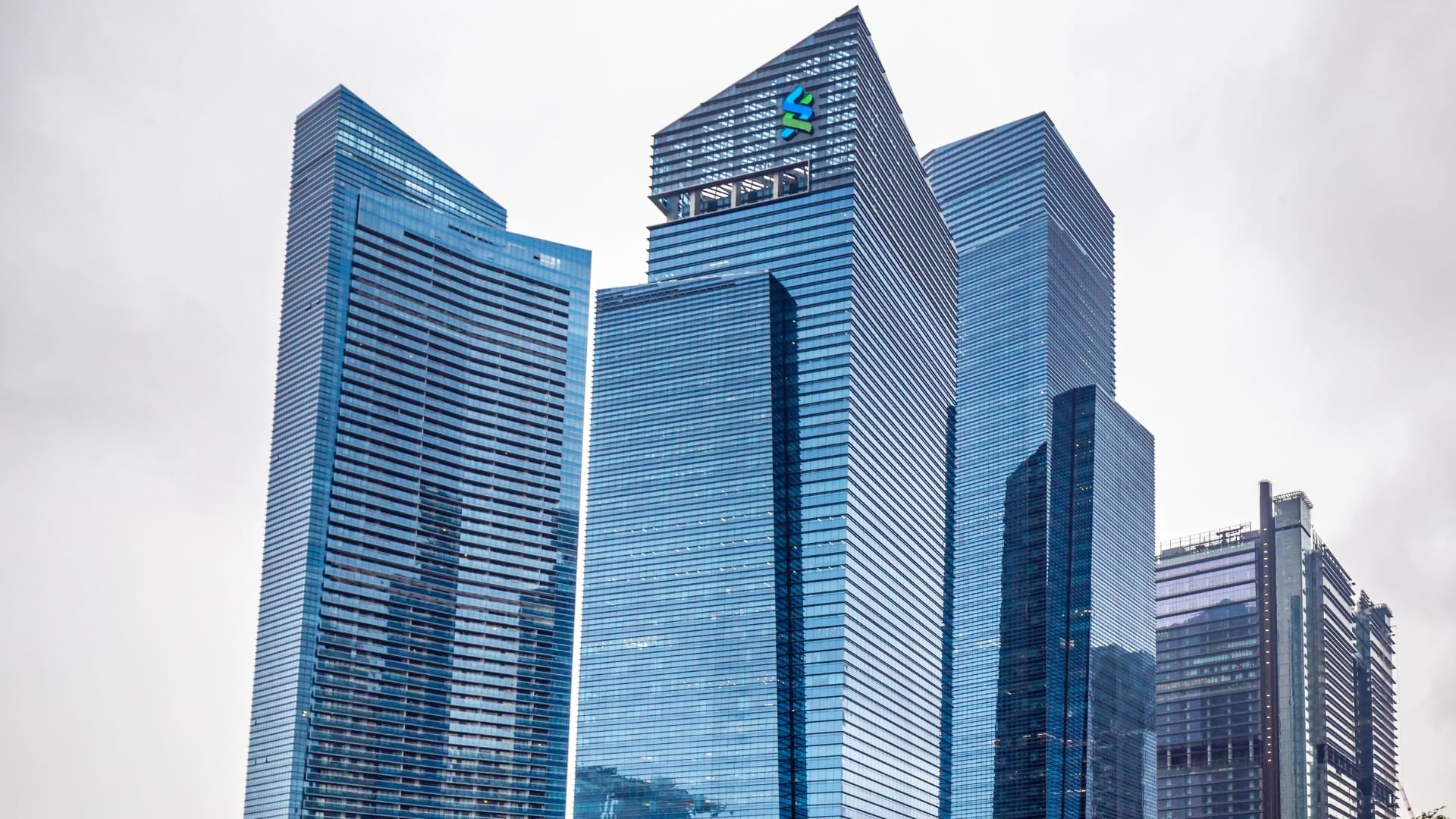Banks urged to balance opportunities and risks of agentic AI