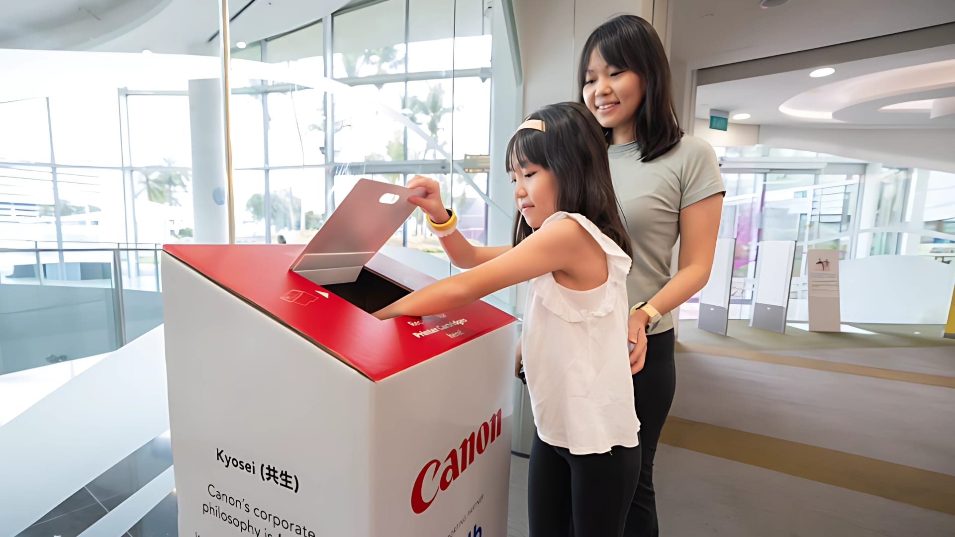Canon Singapore and NLB expand cartridge recycling programme with new green pledge