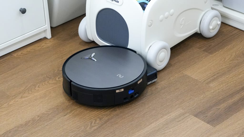 DEEBOT X11 OmniCyclone review- Powerful suction with a bagless self-emptying station - 14