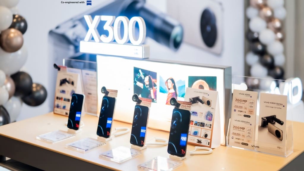 vivo launches X300 series in Singapore with 200 MP ZEISS imaging - 1