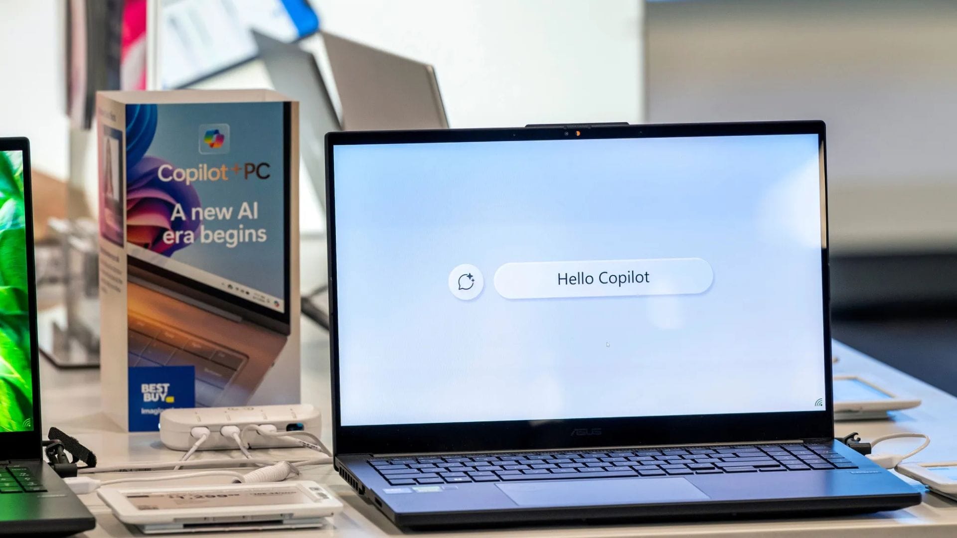 Apple prepares low-cost MacBook to tempt Windows users