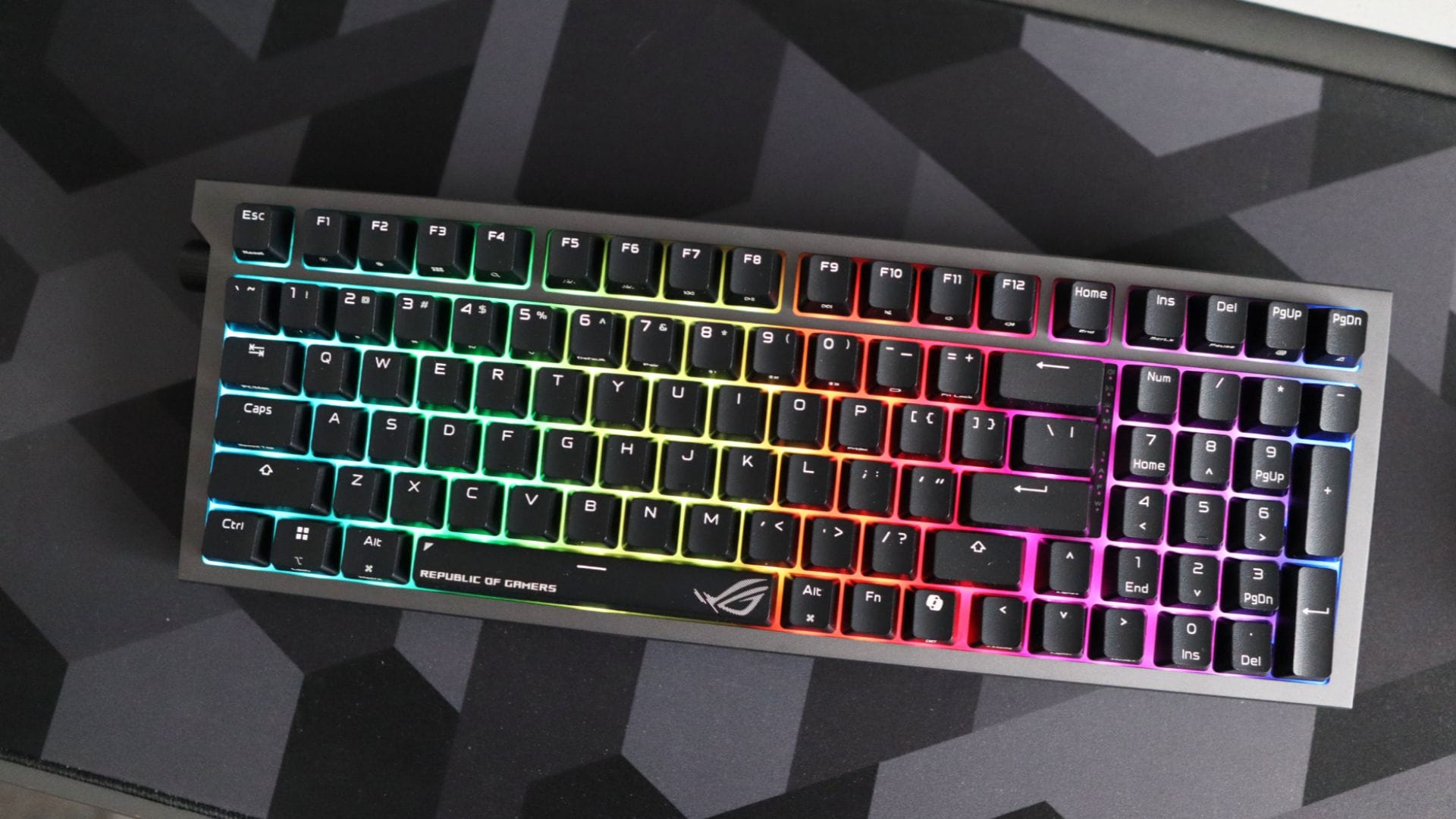 Asus targets enthusiasts with flexible Morph 96 Wireless keyboard