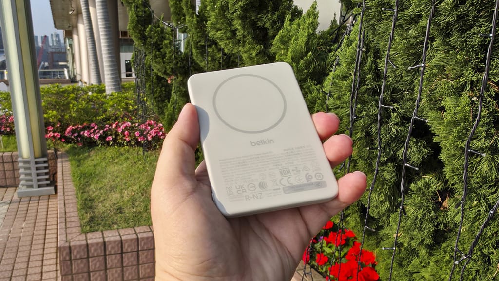 Belkin BoostCharge Slim Magnetic Power Bank 5K review Convenience first, capacity second - 2