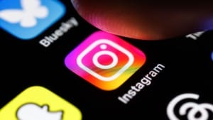 Instagram trials clickable links in post captions for verified users Instagram trials clickable links in post captions for verified users
