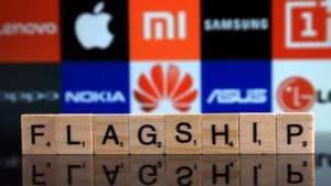 The smartphone flagship divide between AI autonomy and hardware intensity The smartphone flagship divide between AI autonomy and hardware intensity