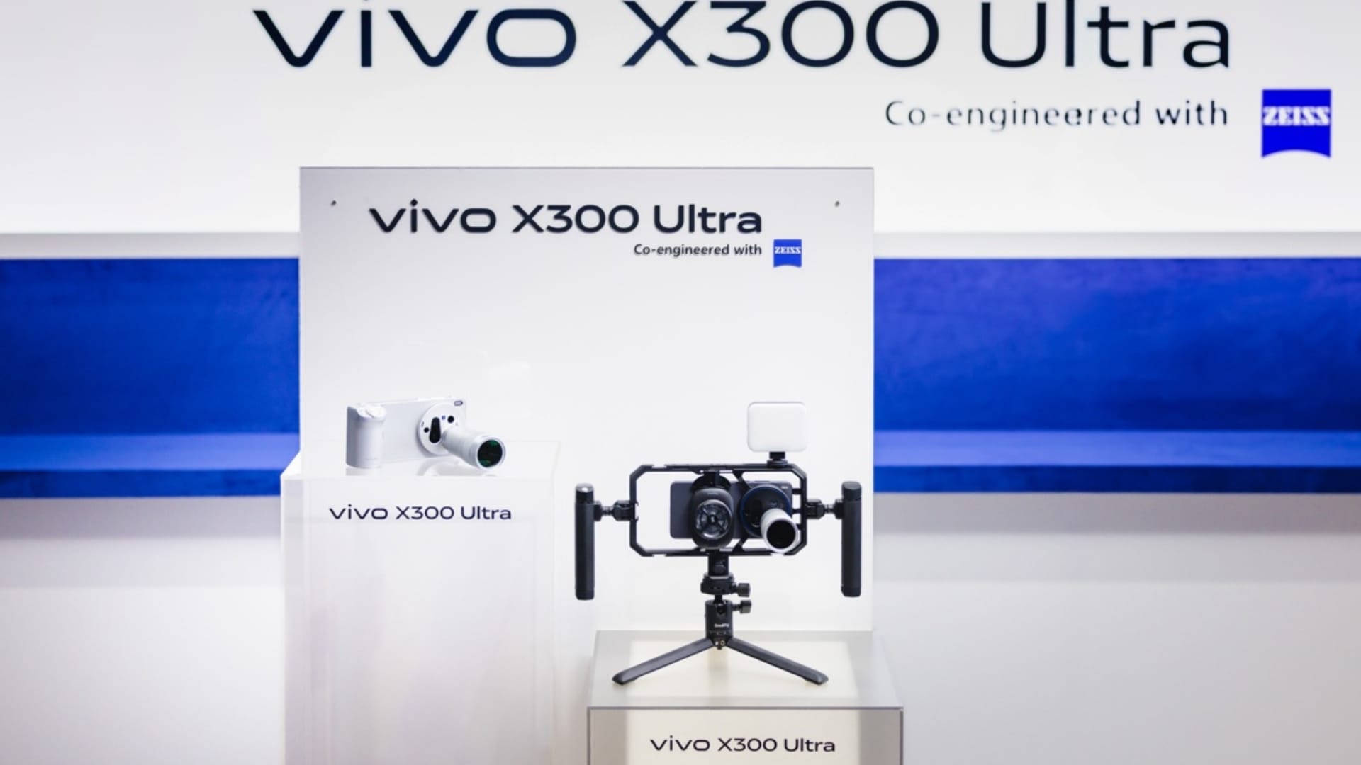 vivo unveils X300 Ultra at MWC 2026 with 400mm telephoto extender 