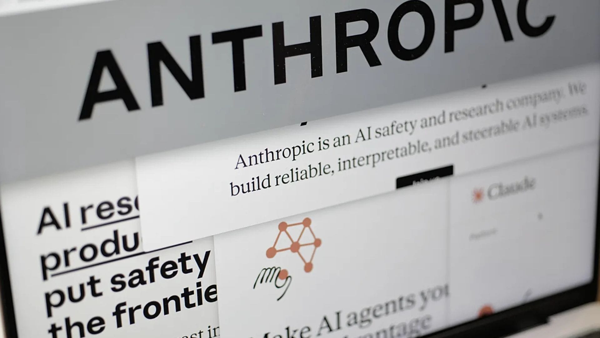 Discord users bypass safeguards to access Anthropicâs Mythos AI model
