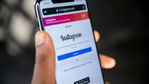 Instagram introduces comment editing with a 15-minute time limit Instagram introduces comment editing with a 15-minute time limit