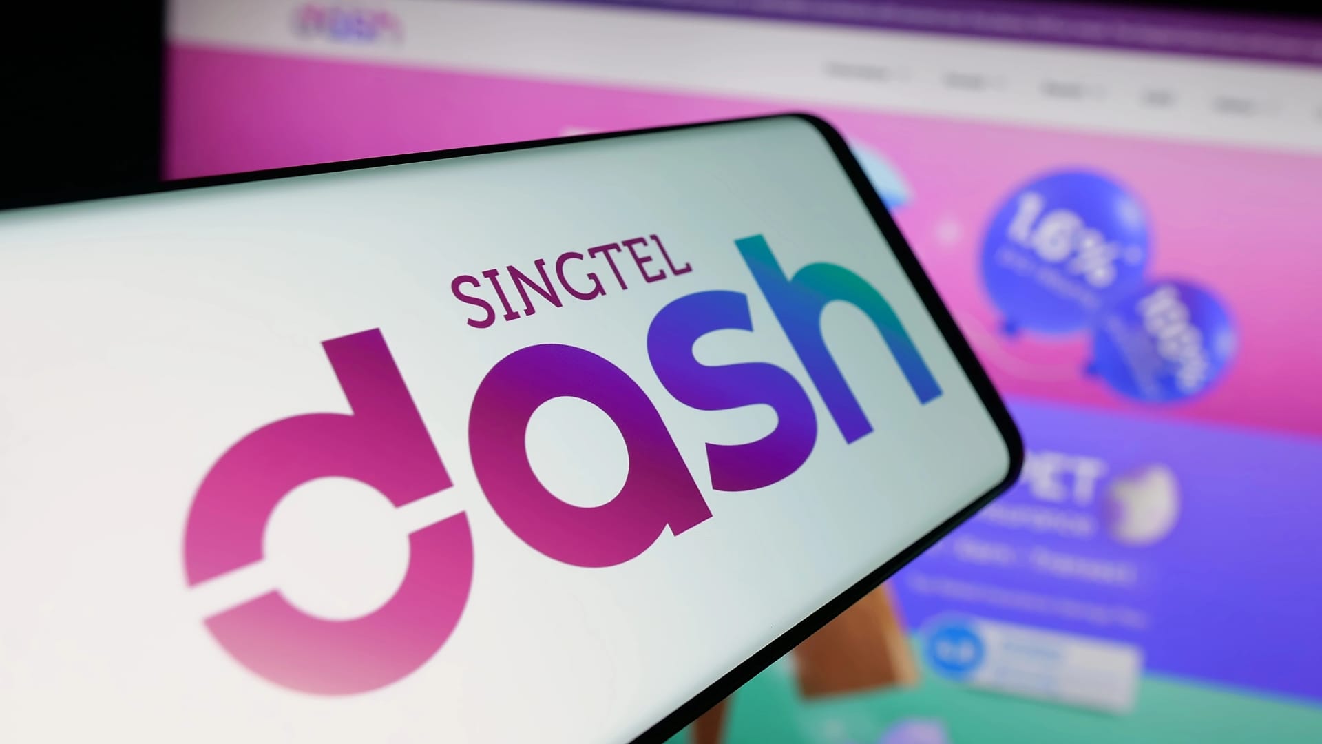 Western Union acquires Singtelâs Dash wallet in Singapore