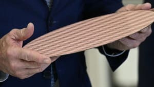 Apple reportedly reaches a preliminary chip manufacturing deal with Intel Apple reportedly reaches a preliminary chip manufacturing deal with Intel